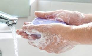 آیا صابون باعث انتقال بیماری می‌شود؟