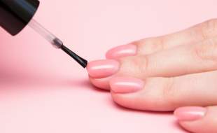 شناسایی ترکیبات شیمیایی غیرمجاز در برخی لاک‌ها و محصولات آرایشی