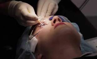 ردپای یک پزشک و مقام سابق مشهور در انجام جراحی ممنوعه